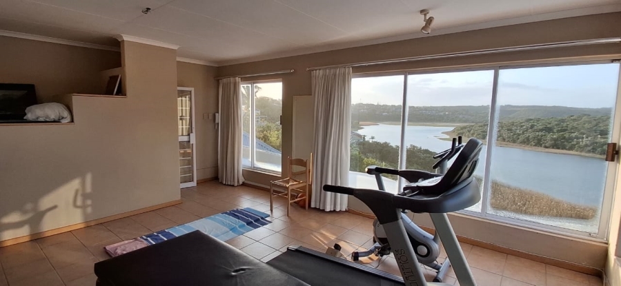 7 Bedroom Property for Sale in Bonza Bay Eastern Cape